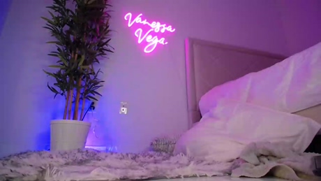 VanessaVega  03-04-2022